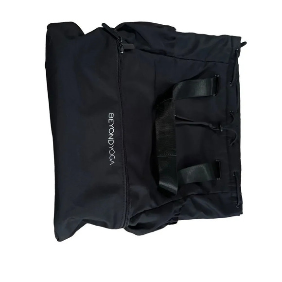 EUC Beyond Yoga gym backpack convertible bag oversized Black - Picture 7 of 10